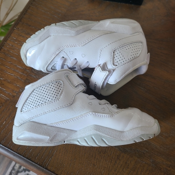 NIKE Jordan TD B'Loyal Kids Shoes - Picture 4 of 9